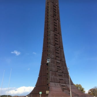 北海道１００年記念塔が1月23日から解体されています。