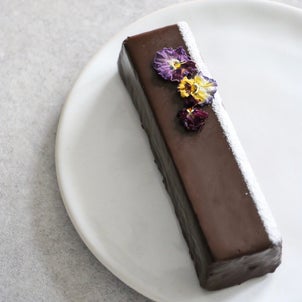 2月はチョコレートケーキ2種をご用意♩ 【すみれ】＆【テリーヌオショコラ】の画像