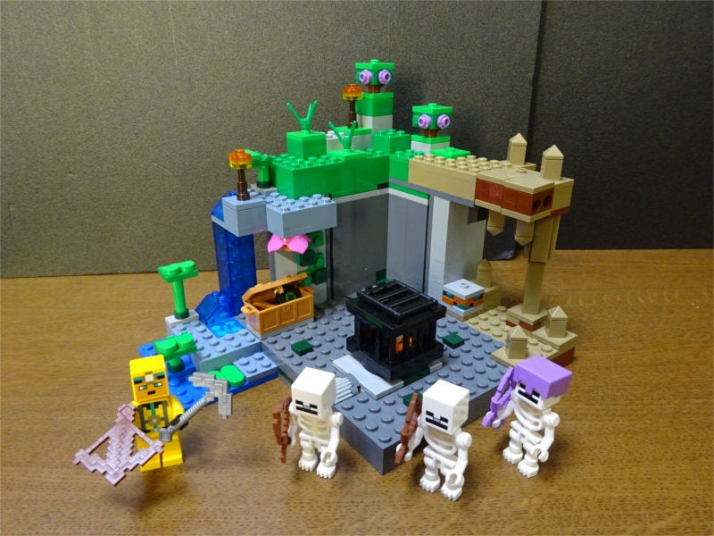 レゴ マインクラフト 21189 スケルトンの洞窟 を組み立てました | 趣味
