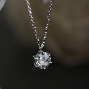 グレードの高いローズカットダイヤのプチネックレス。の画像