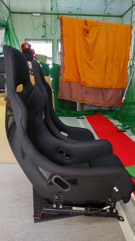 フルバケットシート ナニワヤ RS-GT 私には無理でした | つぶれそう 