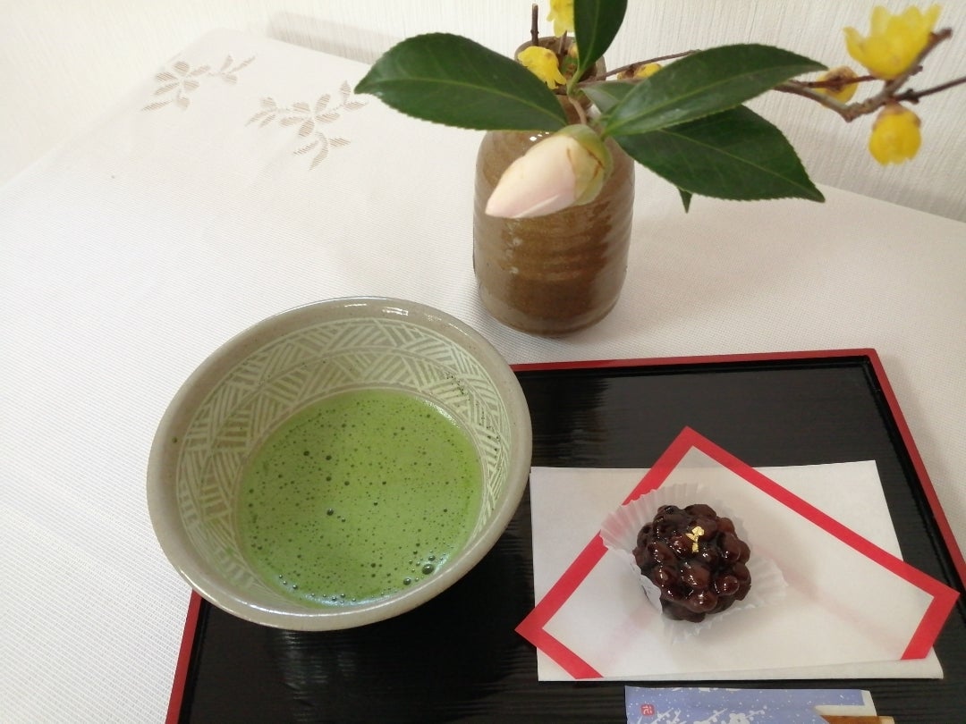 第32回大府盆梅展 大府・大倉公園でのお茶とお菓子の画像