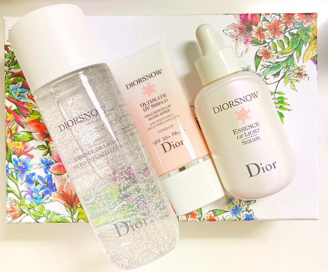 Dior ディオールスノー 新薬用化粧水 エッセンスオブライトマイクロ