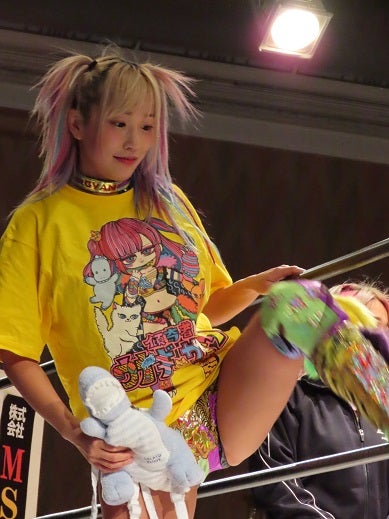 柄デザインプリント女子プロレスラー 伊藤薫選手 20周年記念Tシャツ