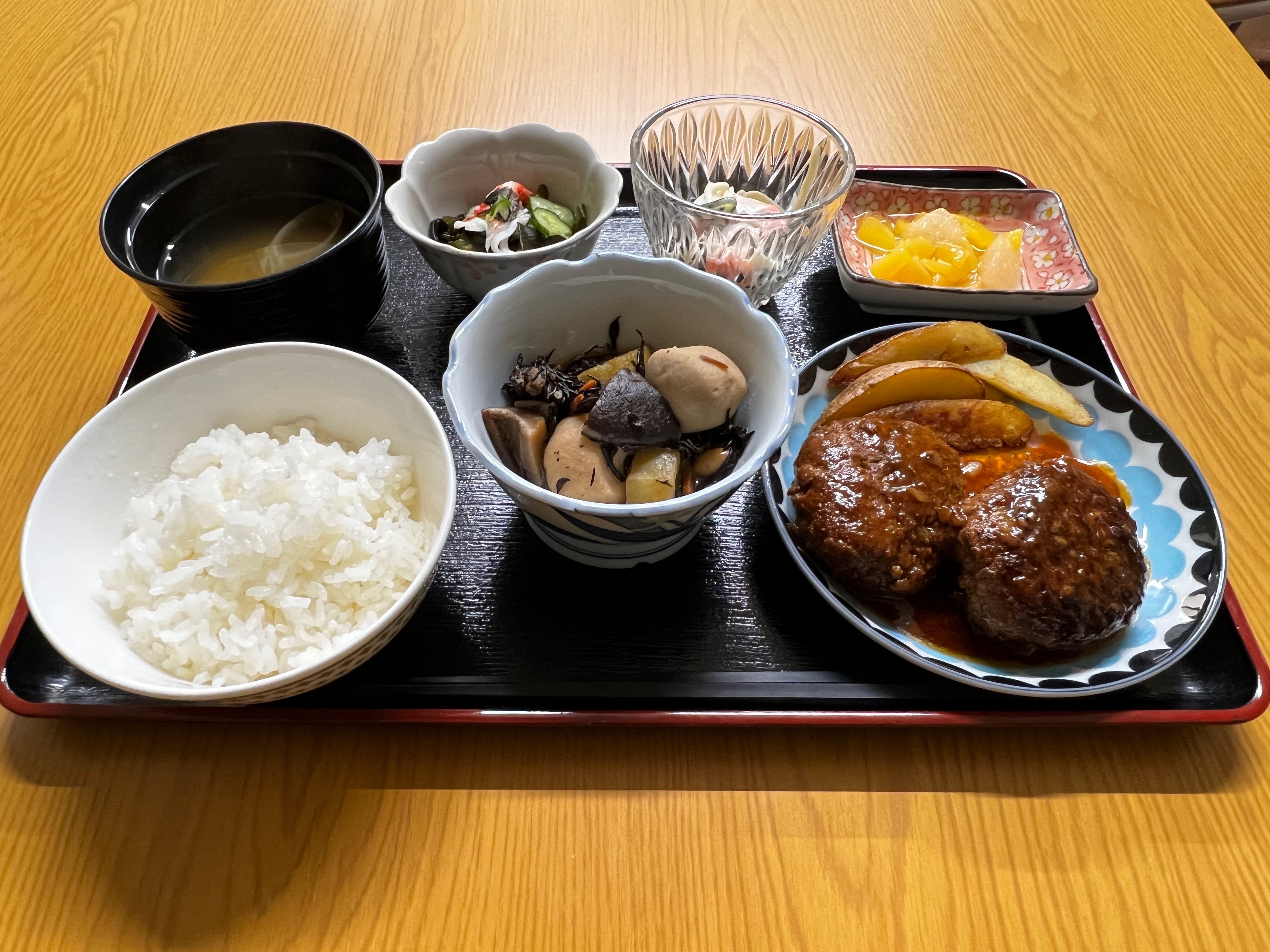 ハンバーグと煮物の記事画像