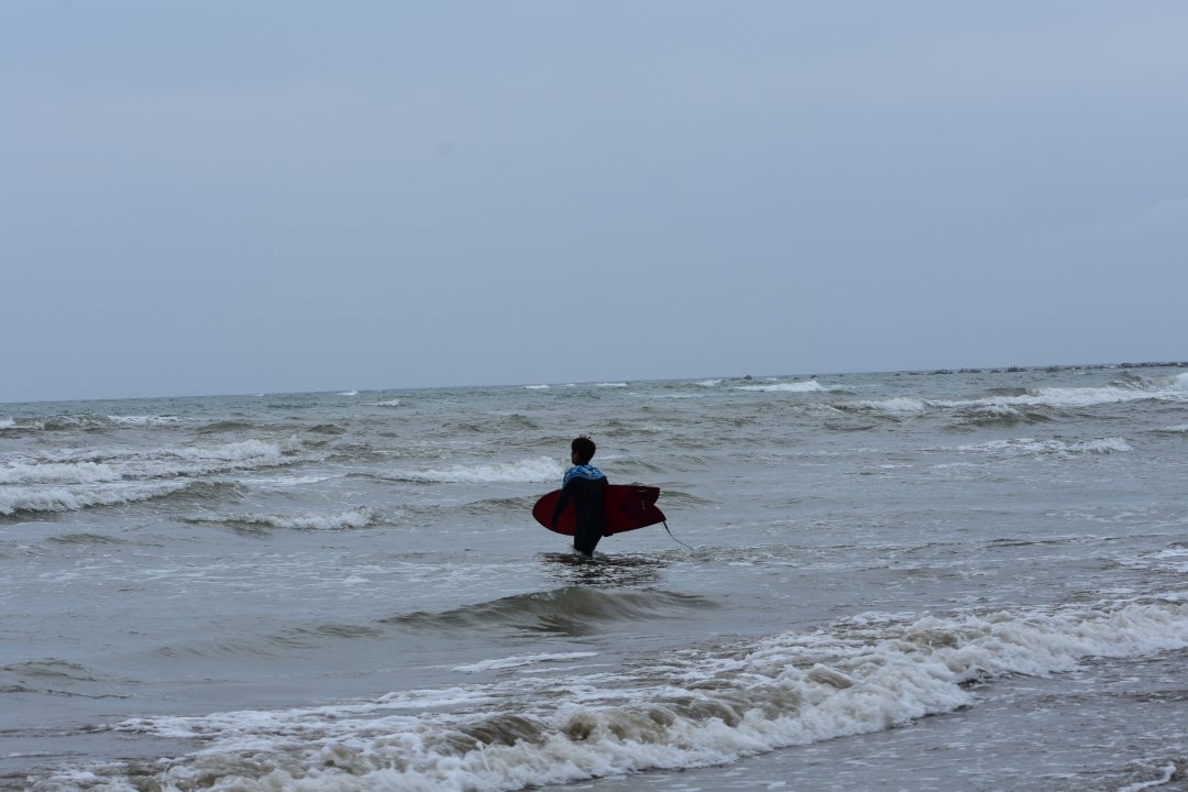 小波でも遊べるロングボード鳶注意⚠日本海サーフィン#2000_01