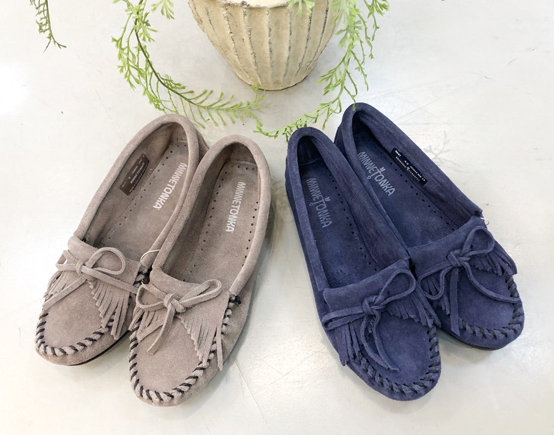 100%安い 箱付きミネトンカ モカシン Minnetonka ミネトンカ⭐️27〜27.5 ホワイト モカシン⭐️