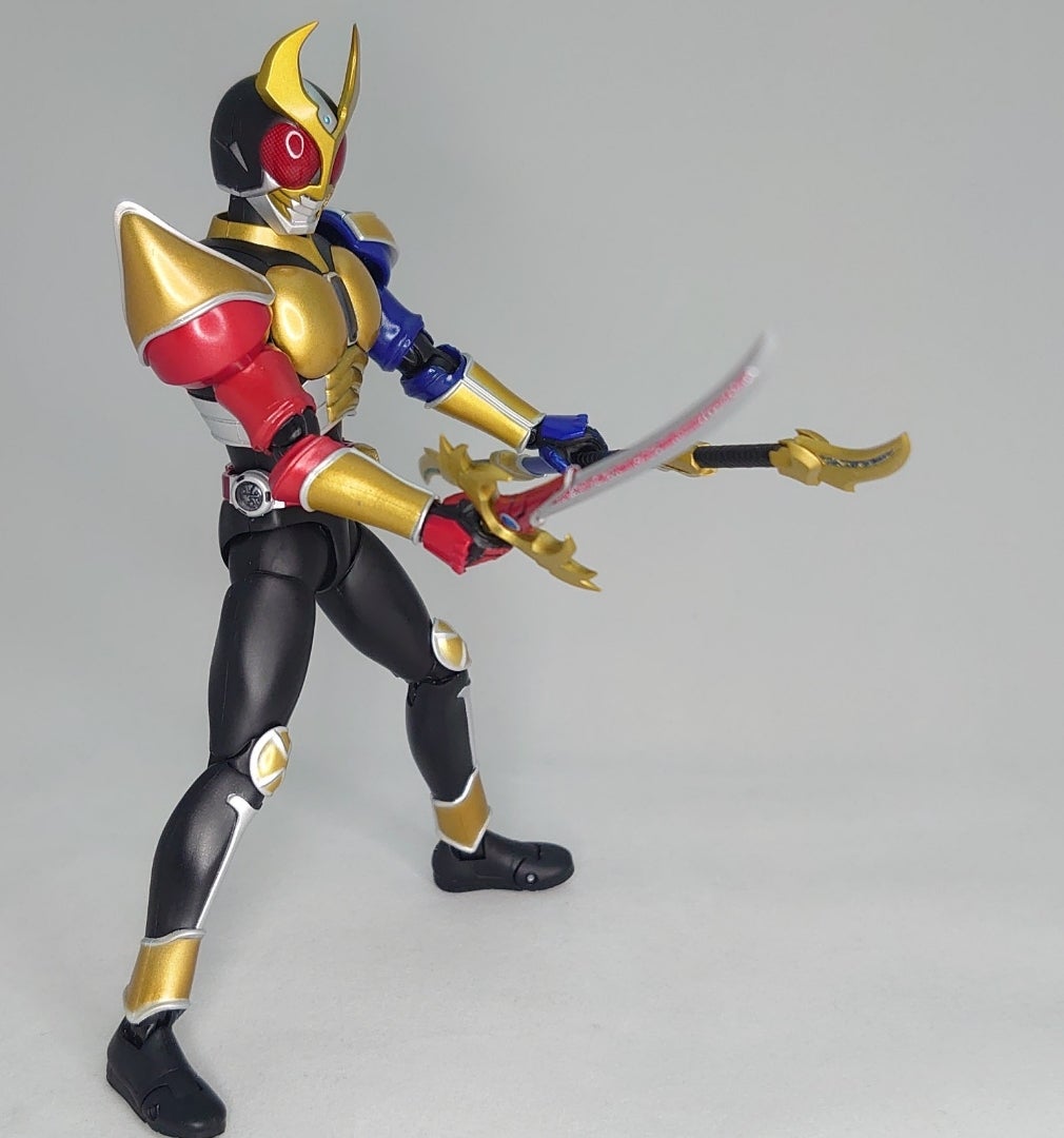 S.H.Figuarts(真骨彫製法) 仮面ライダーアギト トリニティフォーム