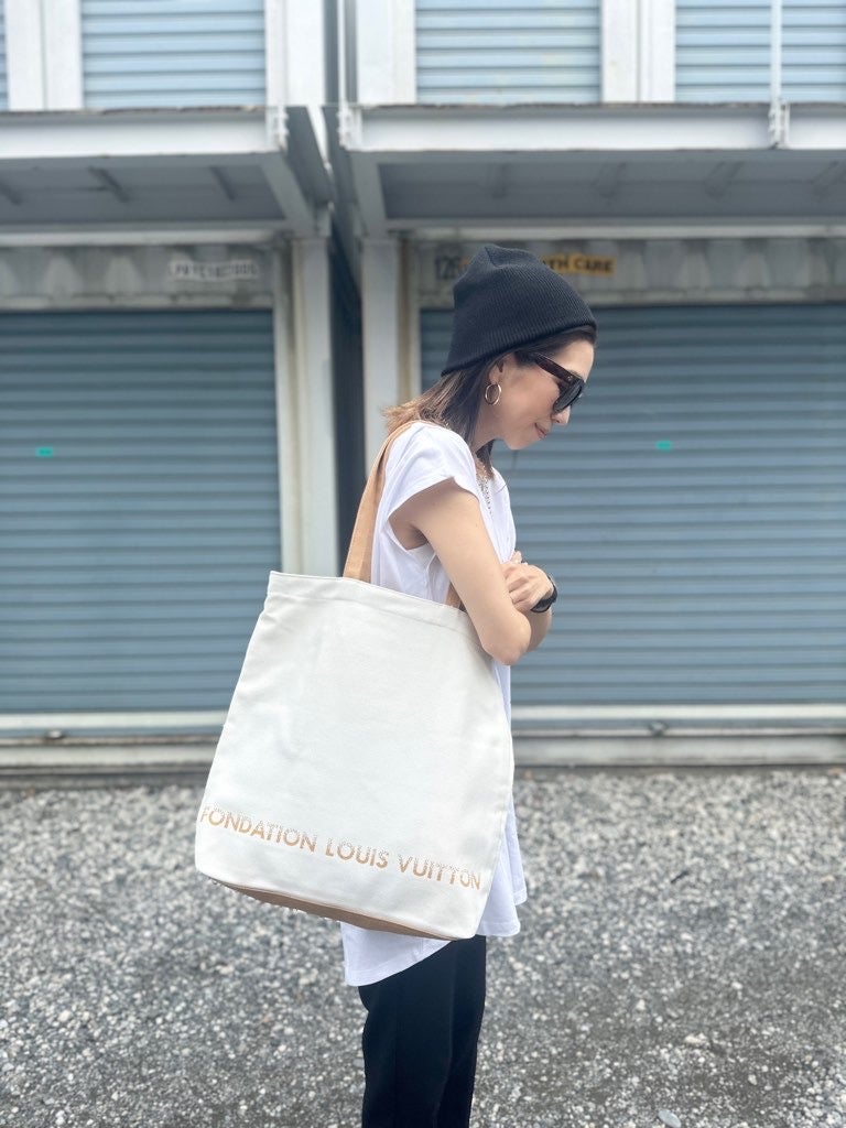 パリのルイヴィトン美術館限定のオススメトートバッグ! | HIROの