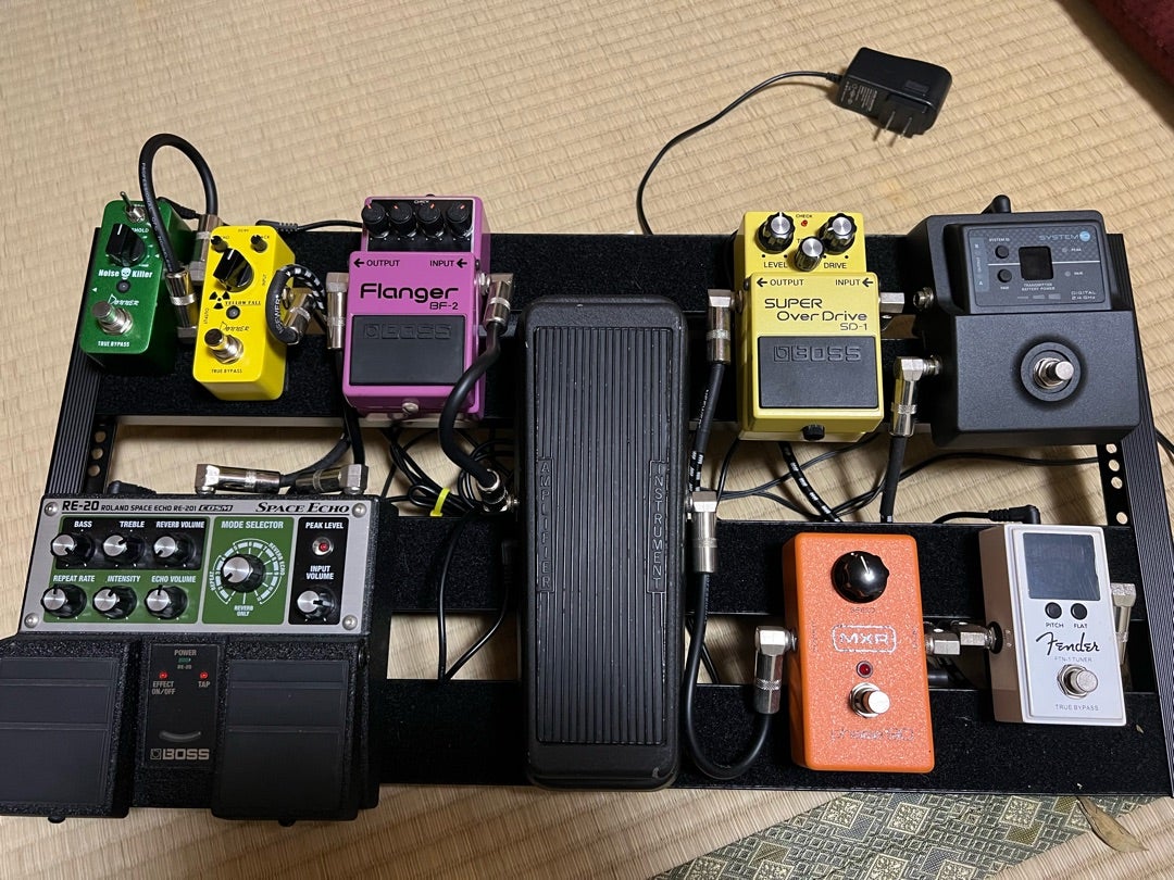 ここ最近の使用エフェクターはこちらのボードですよ〜 | Cobrasの活動