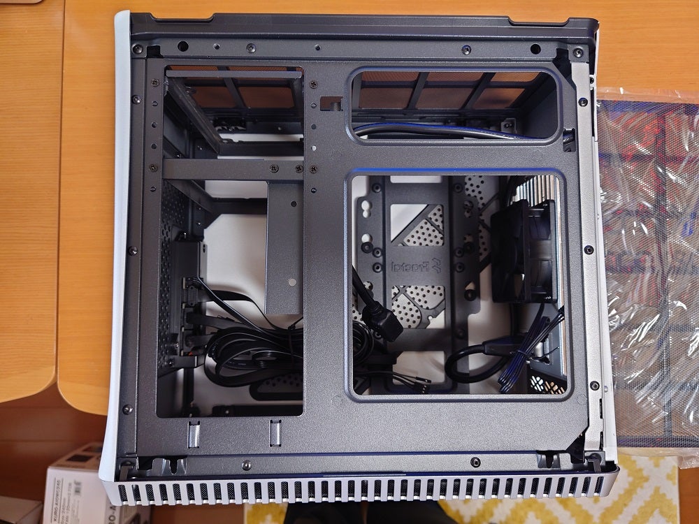 おしゃれで小型、そこそこ高性能なデスクトップPCを自作する おしゃれで小型、そこそこ高性能なデスクトップPCを自作する
