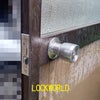 車庫のドア　鍵付きドアノブ交換作業　富山の鍵屋の画像