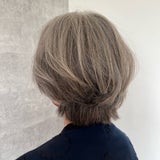20年後の理想！グレーヘアに移行した60代母の髪型の記事画像