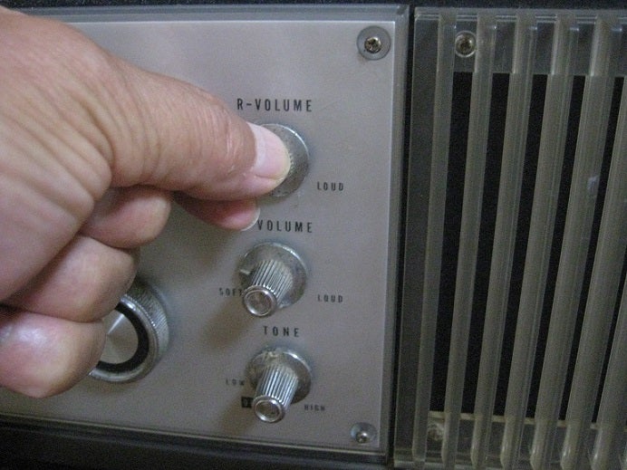 真空管テーブル・ステレオSE-1300(ナショナル製)の 真空管テーブル・ステレオSE-1300(ナショナル製)の