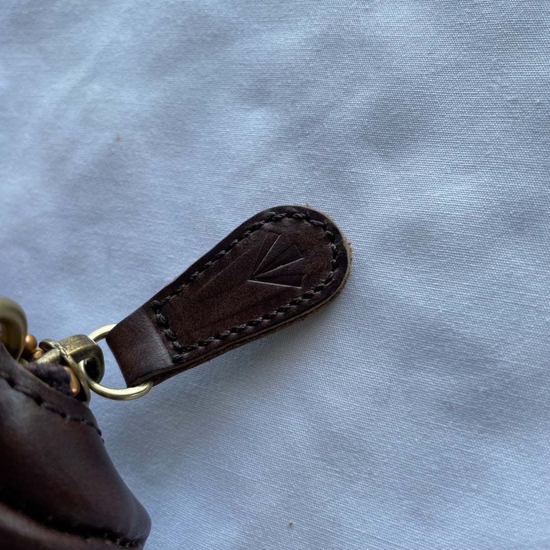 Key Case Peat Label / Nigel Cabourn 商品詳細|山口県光市のメンズセレクトショップ relief|Nigel Cabourn,artepovera,Gypsy&Sons,VOO,Barns Outfittersなど取り扱っております Key Case Peat Label / Nigel Cabourn 商品詳細|山口県光市のメンズセレクトショップ relief|Nigel Cabourn,artepovera,Gypsy&Sons,VOO,Barns Outfittersなど取り扱っております