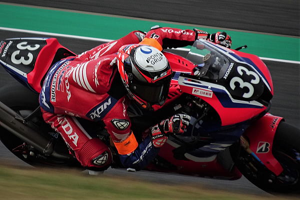 圧巻の優勝 Team HRC with 日本郵便 鈴鹿8耐 | CLUB24-に 圧巻の優勝 Team HRC with 日本郵便 鈴鹿8耐 | CLUB24-に