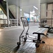 青梅線河辺駅に、スーパーマーケットのショッピングカートが2台も放置されていた。