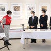 天皇ご一家、日本赤十字社の企画展を訪問