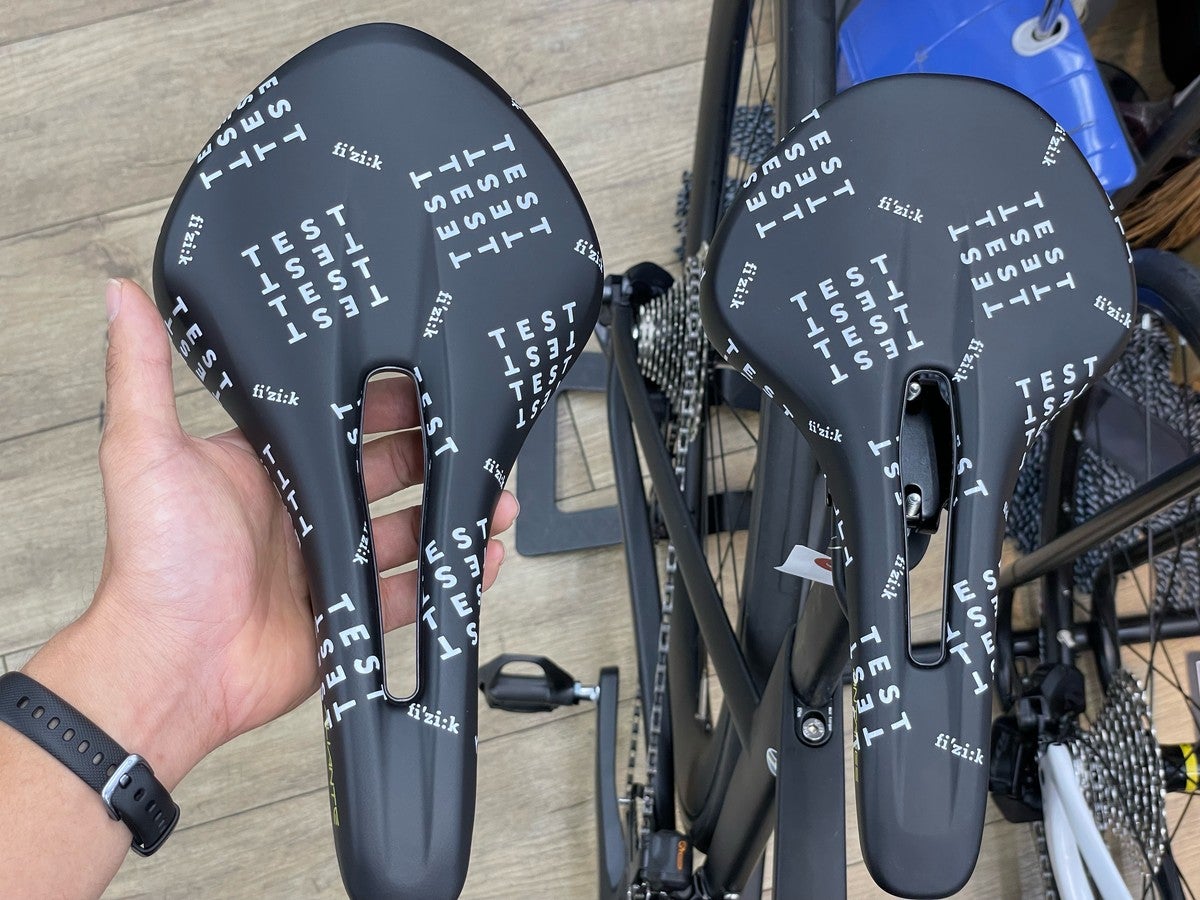 素晴らしい外見 Fizik Aliante s Deltaサドル s-alloy ブラック パーツ