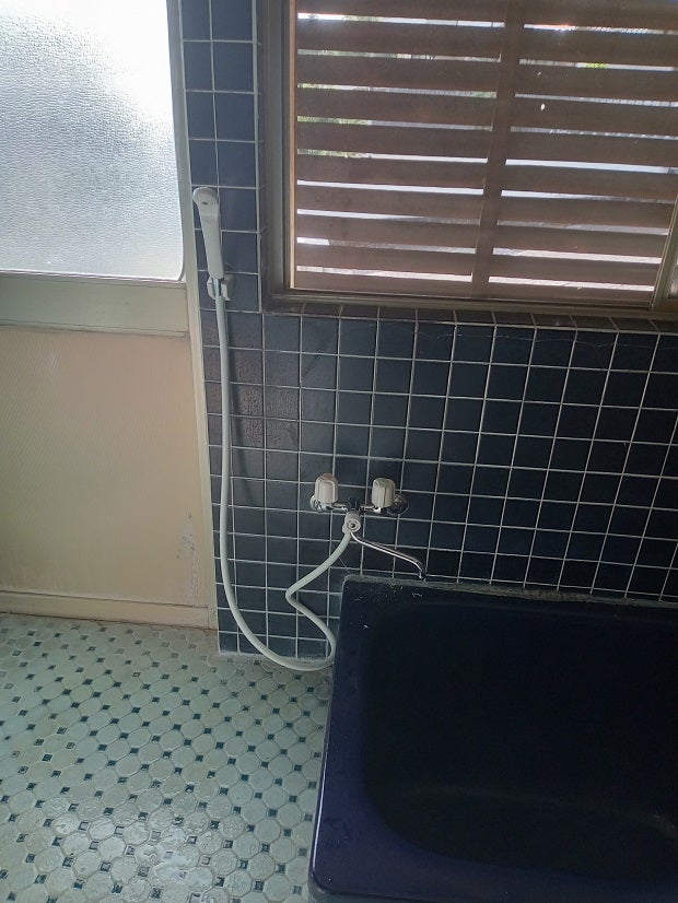 浴室用2ハンドルシャワー混合水栓の交換／佐世保市