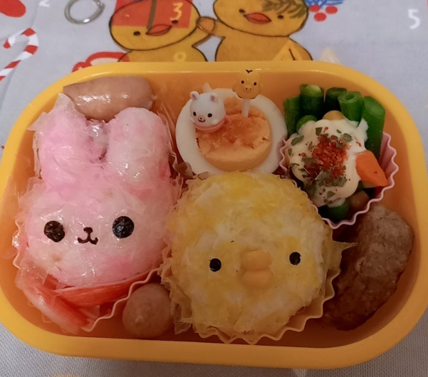 削りかまぼこでうさぎさんとひよこちゃんおにぎり弁当〖デコ弁〗 #平日