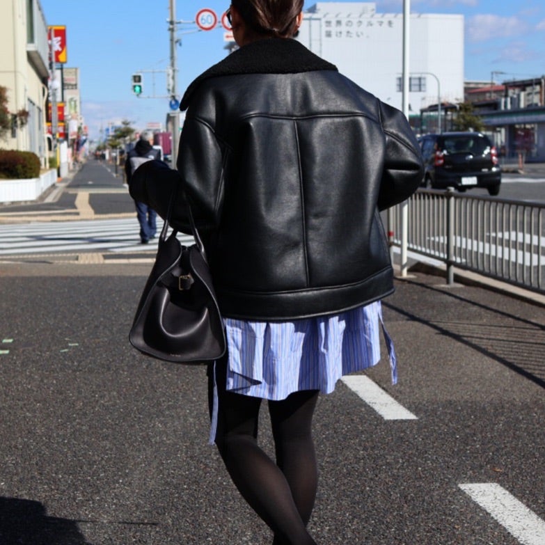 ZARA エンボスレザー ダウンベスト L-XL 人気 エコレザー 即完売品 ZARA エンボスレザー ダウンベスト L-XL 人気 エコレザー 即完売品