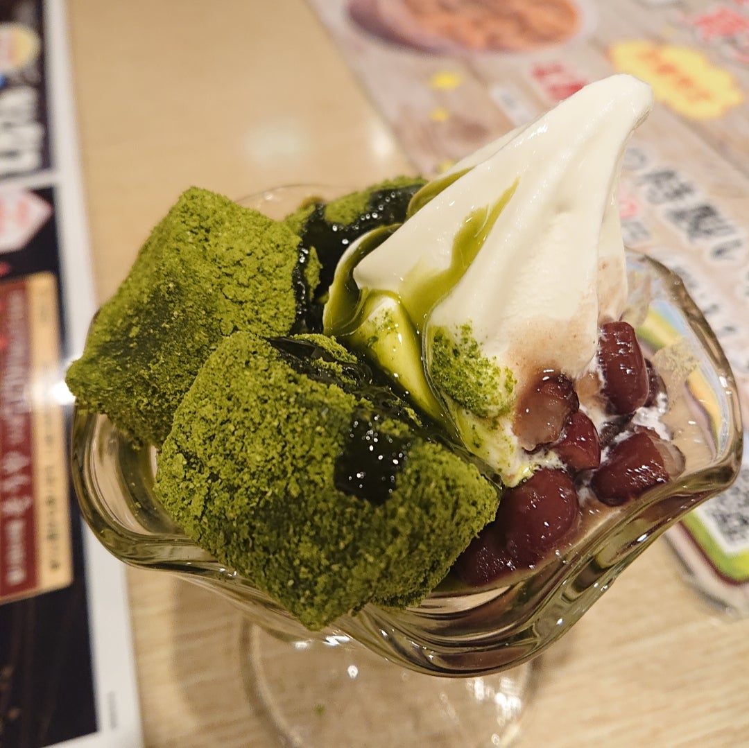 ぷるっぷるっのわらび餅】和食レストランとんでんの「抹茶わらび餅