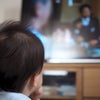 子どもの安全を守るフロートテレビボード：家族にやさしいインテリア選びの画像