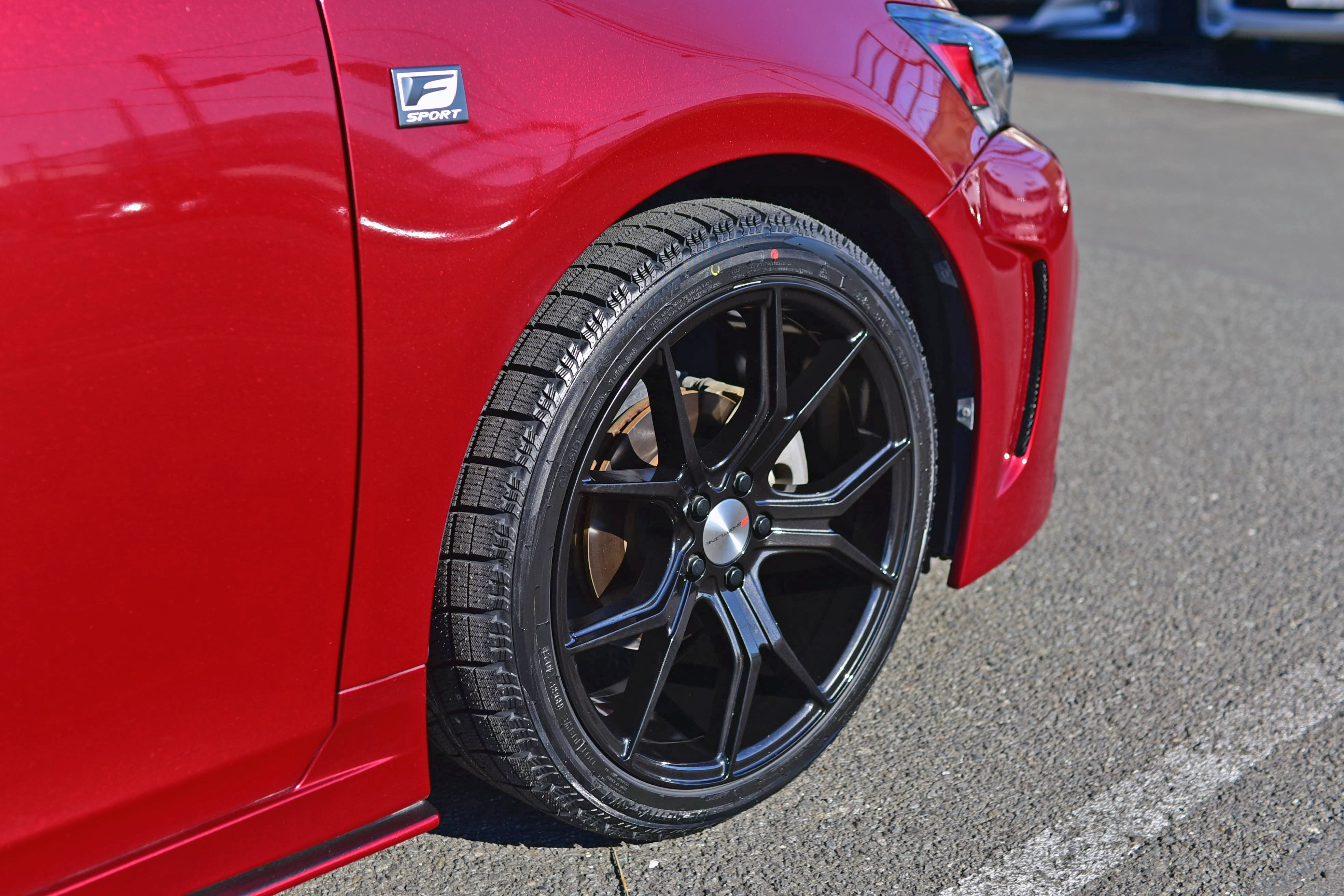 LEXUS CTにGHOSTLINE EXTRA LG2 18インチ取付 | ESPRIT プレミアブログ