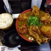 〘大阪市〙極楽うどんTKU「鶏天六カレーうどん・大盛」の画像
