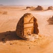 砂漠の中の孤独な城
