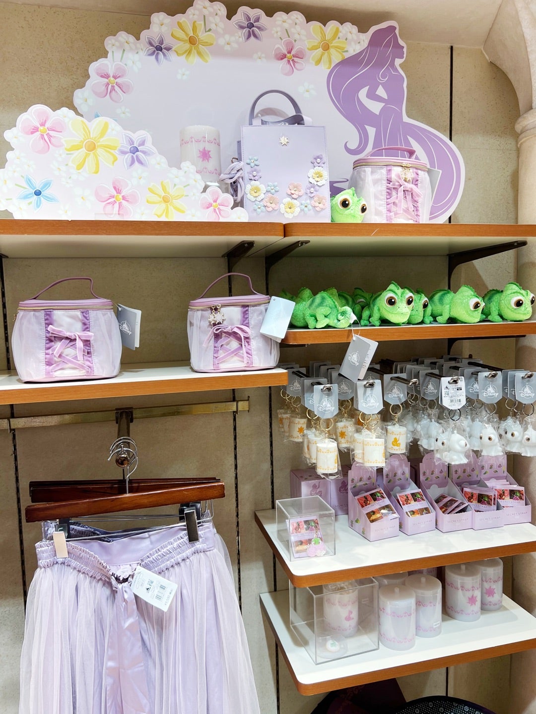 ディズニーストア渋谷店】オンラインでは売り切れていたグッズが ディズニーストア渋谷店】オンラインでは売り切れていたグッズが