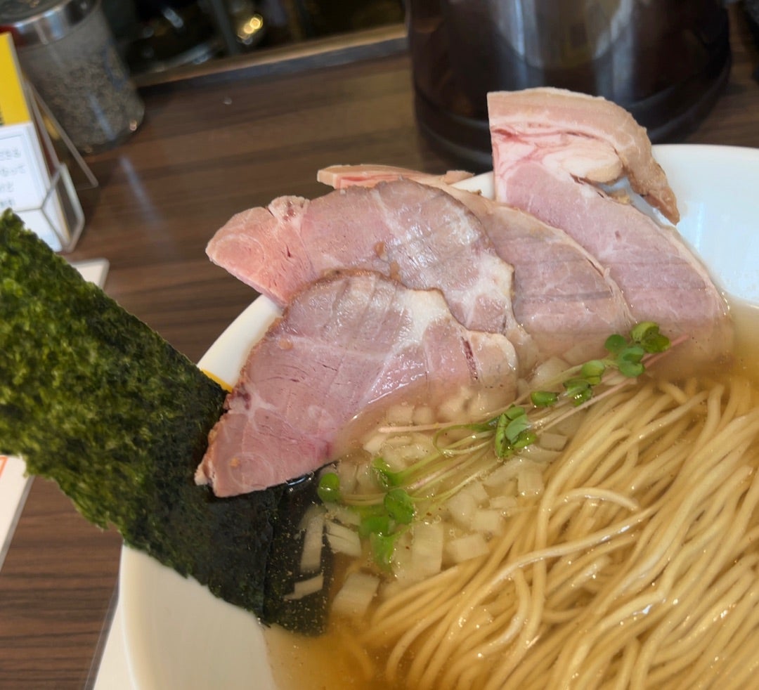 しょっつる塩らー麺 SHIBATA@千代田区 〜「しょっつる塩らー麺 豚チャー3枚」の記事より