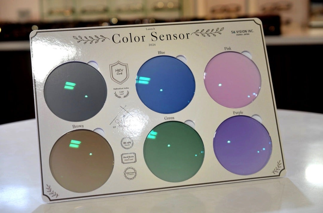 調光レンズの新商品・ColorSensor(カラーセンサー)のご紹介です 調光レンズの新商品・ColorSensor(カラーセンサー)のご紹介です