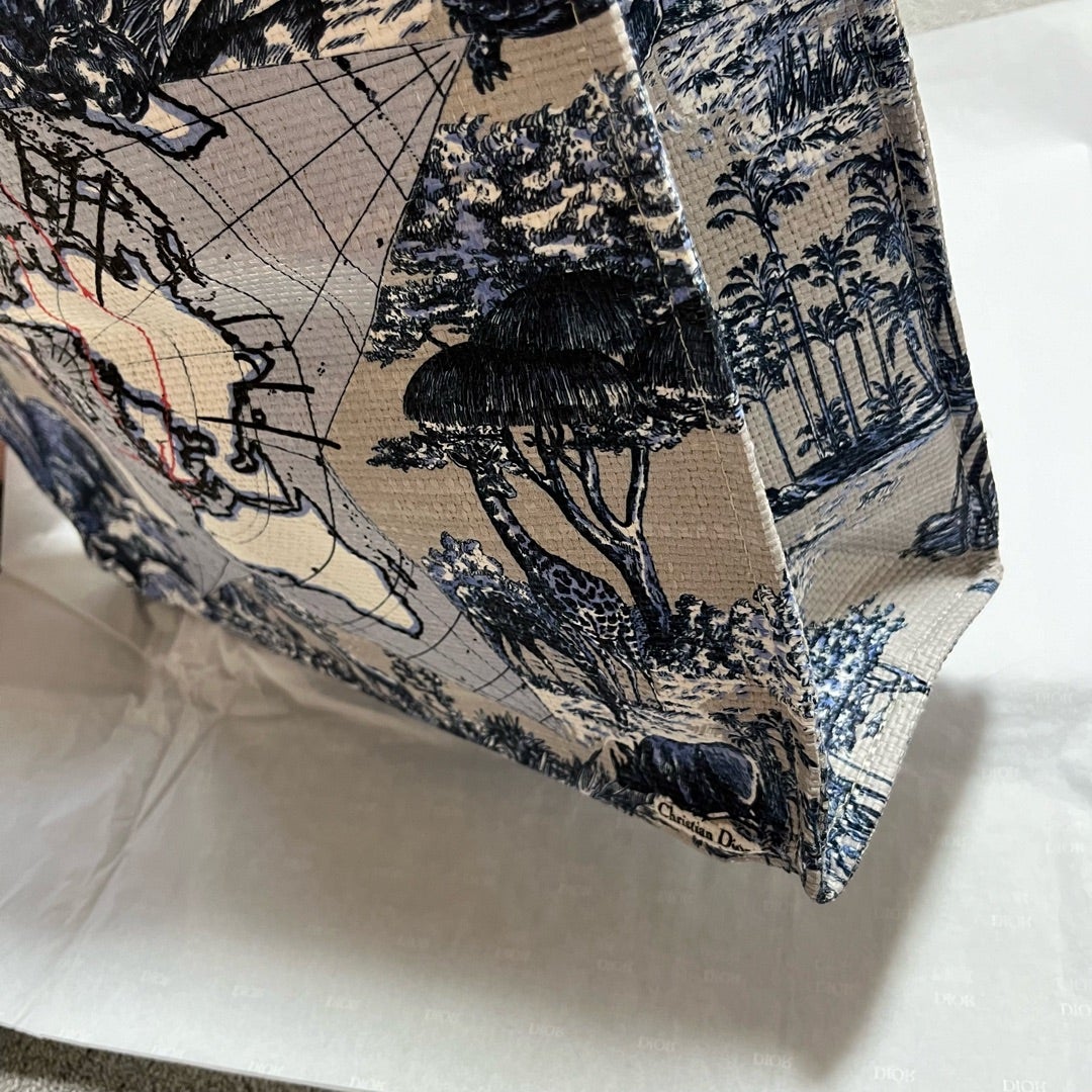 Diorプラチナランク バースデーギフト 2024⭐︎DIOR・ディオール Diorプラチナランク バースデーギフト 2024⭐︎DIOR・ディオール