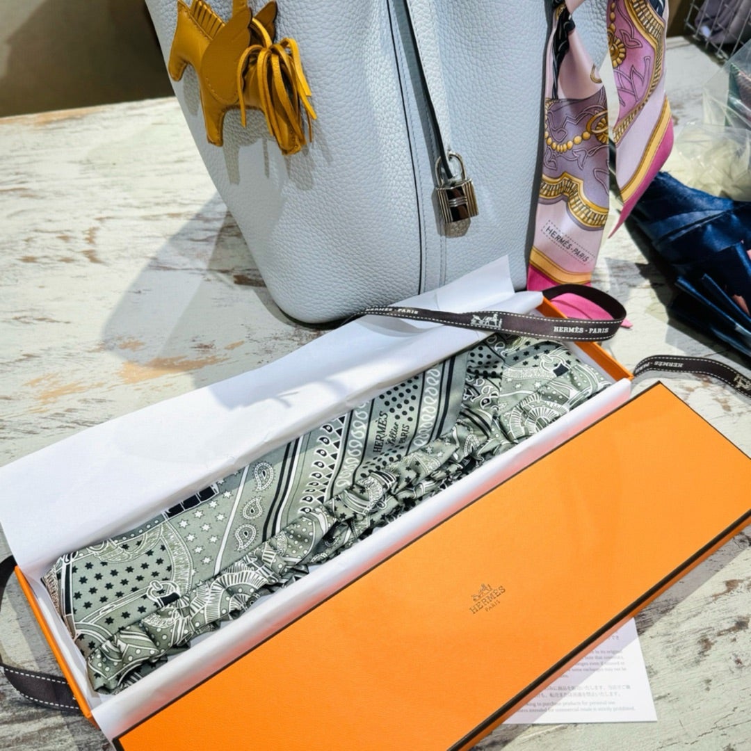 エルメス フリフリエプロンドールのツイリー、買ってよかった エルメス フリフリエプロンドールのツイリー、買ってよかった