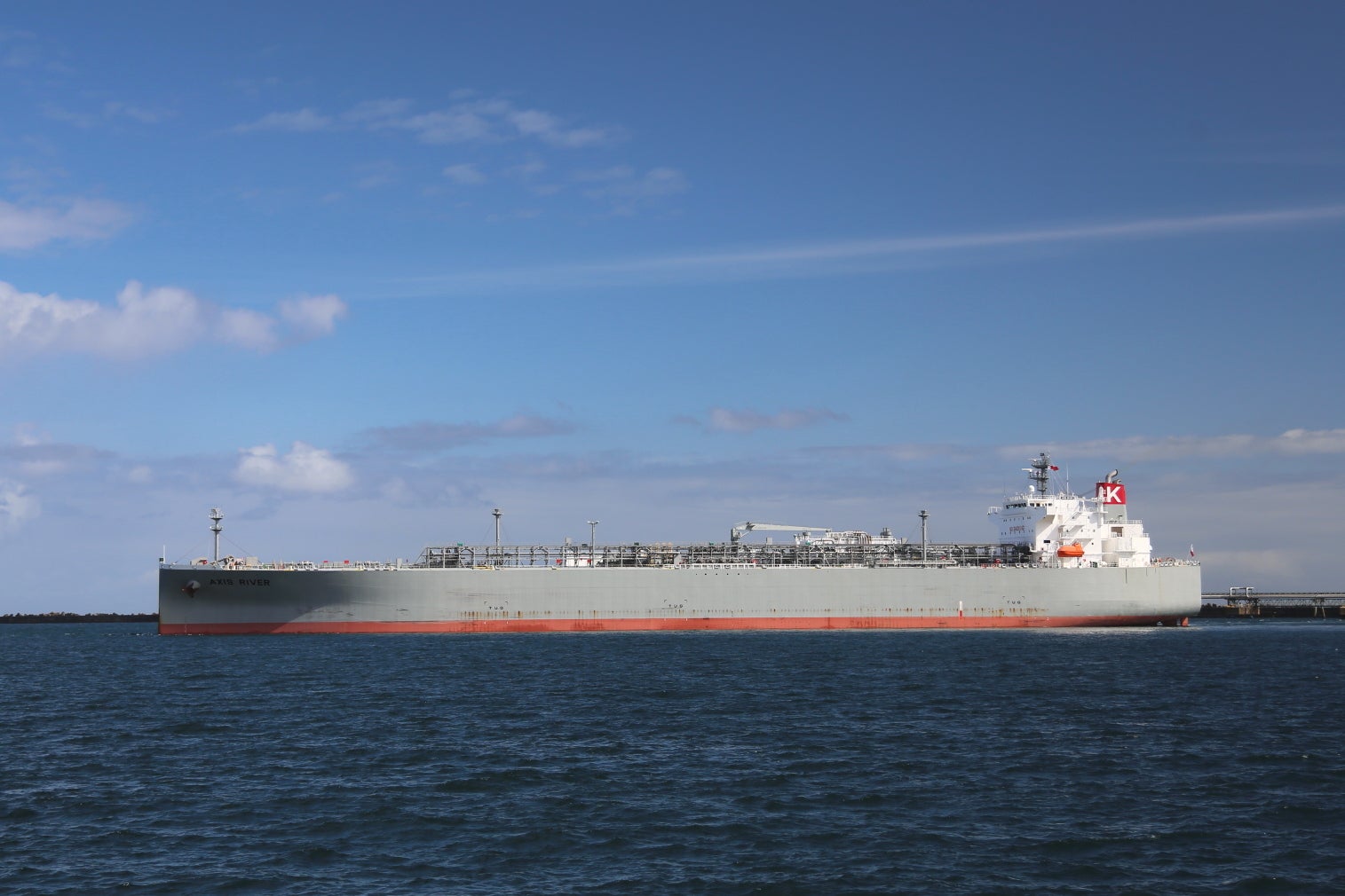鹿島港の風景 川崎汽船の新造LPG炊きLPG船 「AXIS RIVER 鹿島港の風景 川崎汽船の新造LPG炊きLPG船 「AXIS RIVER