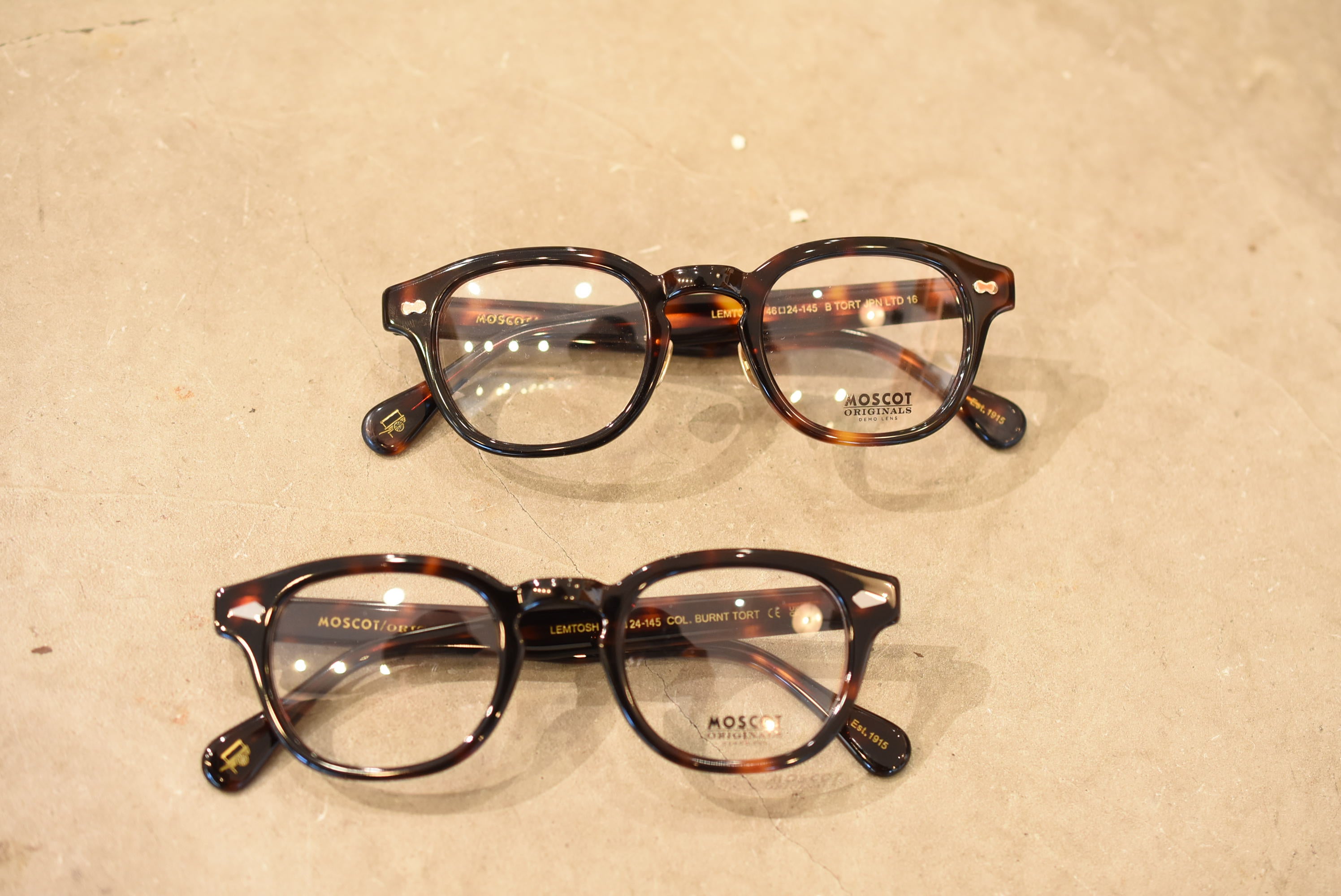 MOSCOT LEMTOSH 46 BURN TOTOISE ジャパンリミテッドとの比較 MOSCOT LEMTOSH 46 BURN TOTOISE ジャパンリミテッドとの比較
