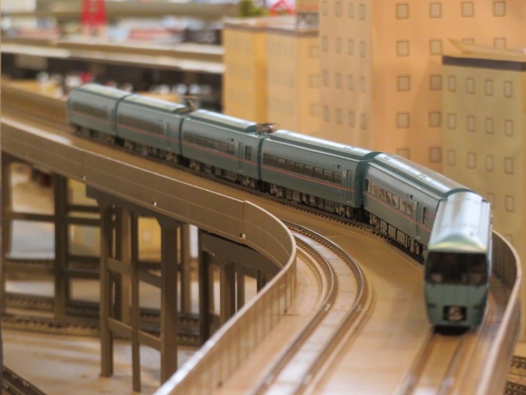 鉄道模型】フェルメールブルーのマルチな特急電車!小田急60000 鉄道模型】フェルメールブルーのマルチな特急電車!小田急60000