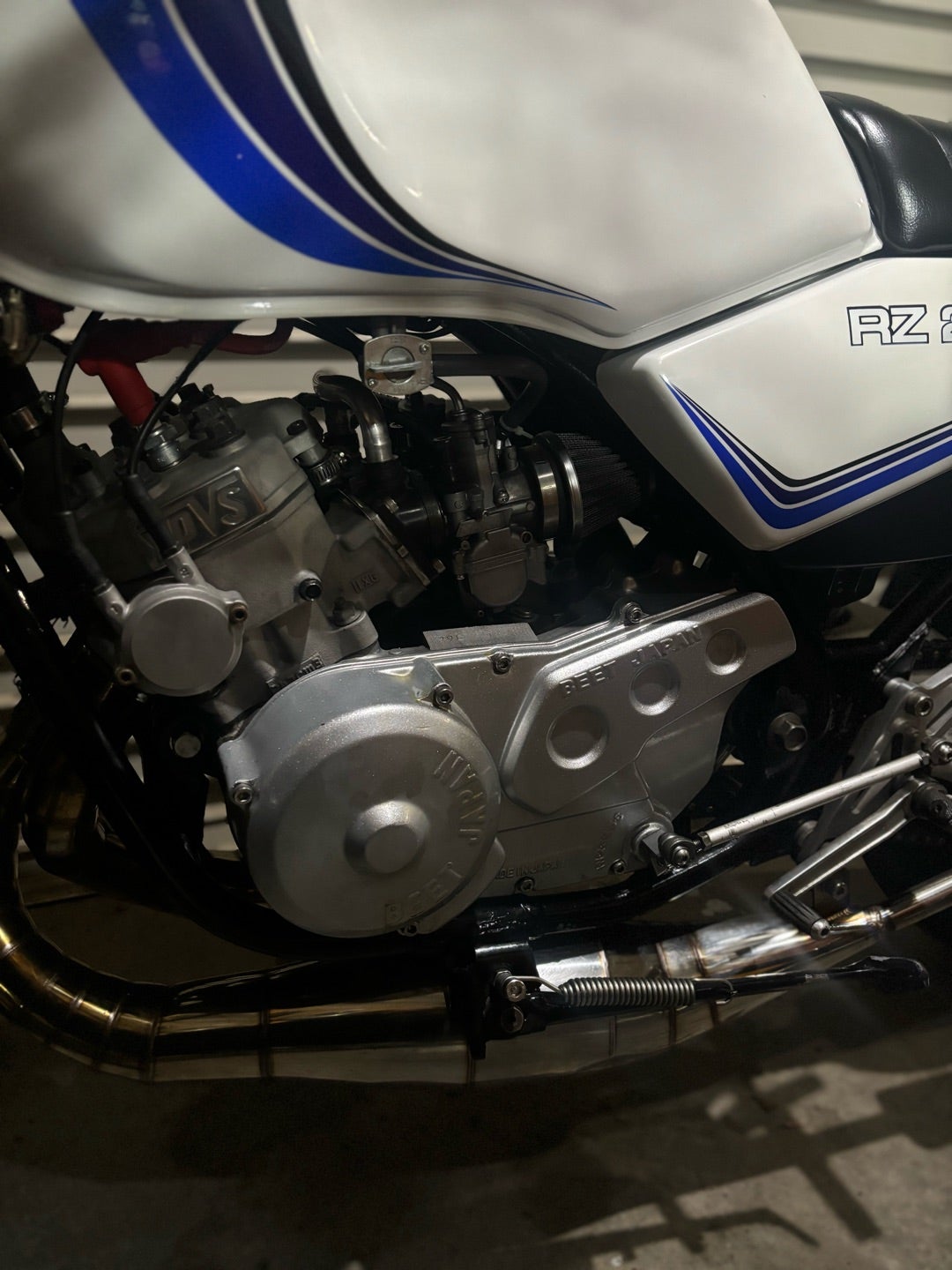 RZ250 29L 左側からのオイル滲み | アリサカデンキ