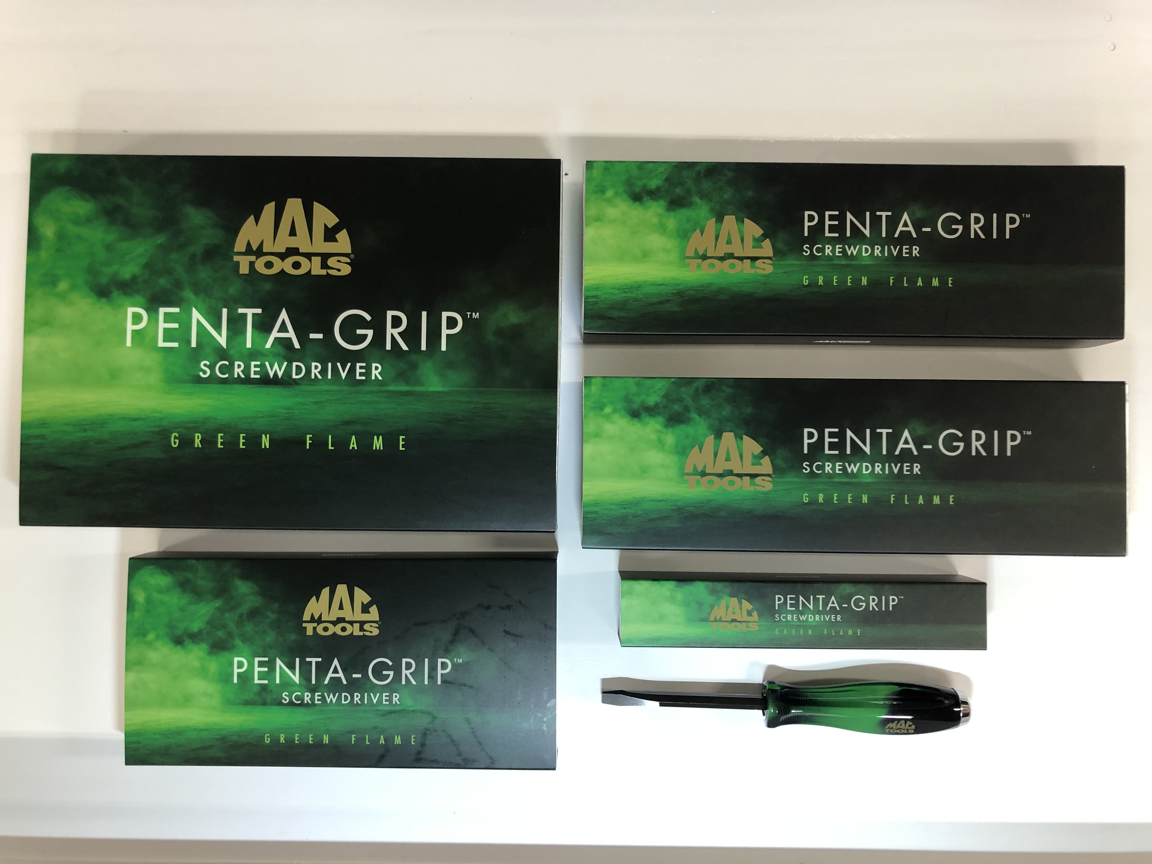 当店にも入荷済みです♡MACTOOLS限定ドライバーセットGREEN 当店にも入荷済みです♡MACTOOLS限定ドライバーセットGREEN