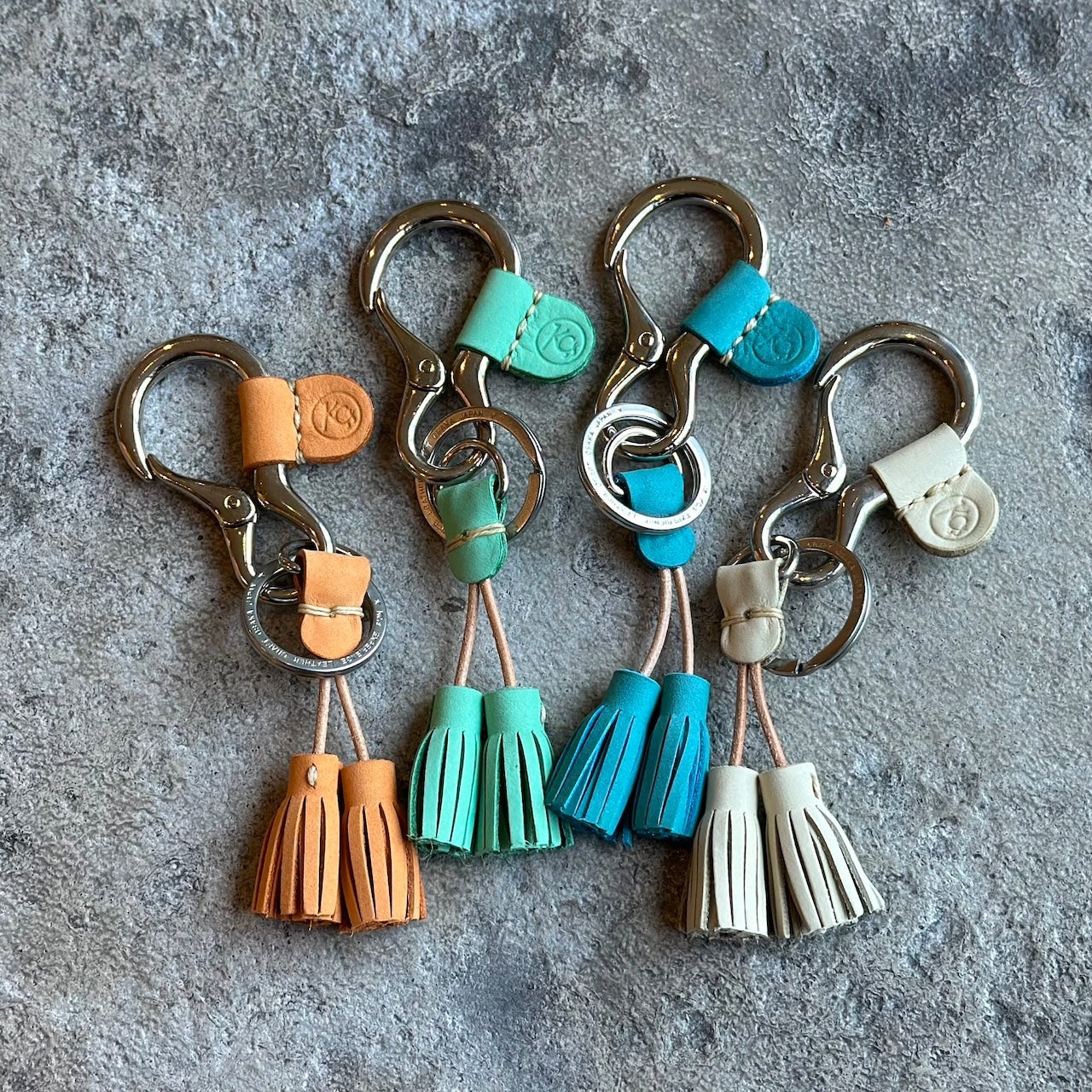 カラビナが使いやすくてカラフルなキーホルダー🔑 | ケイシイズ 【公式