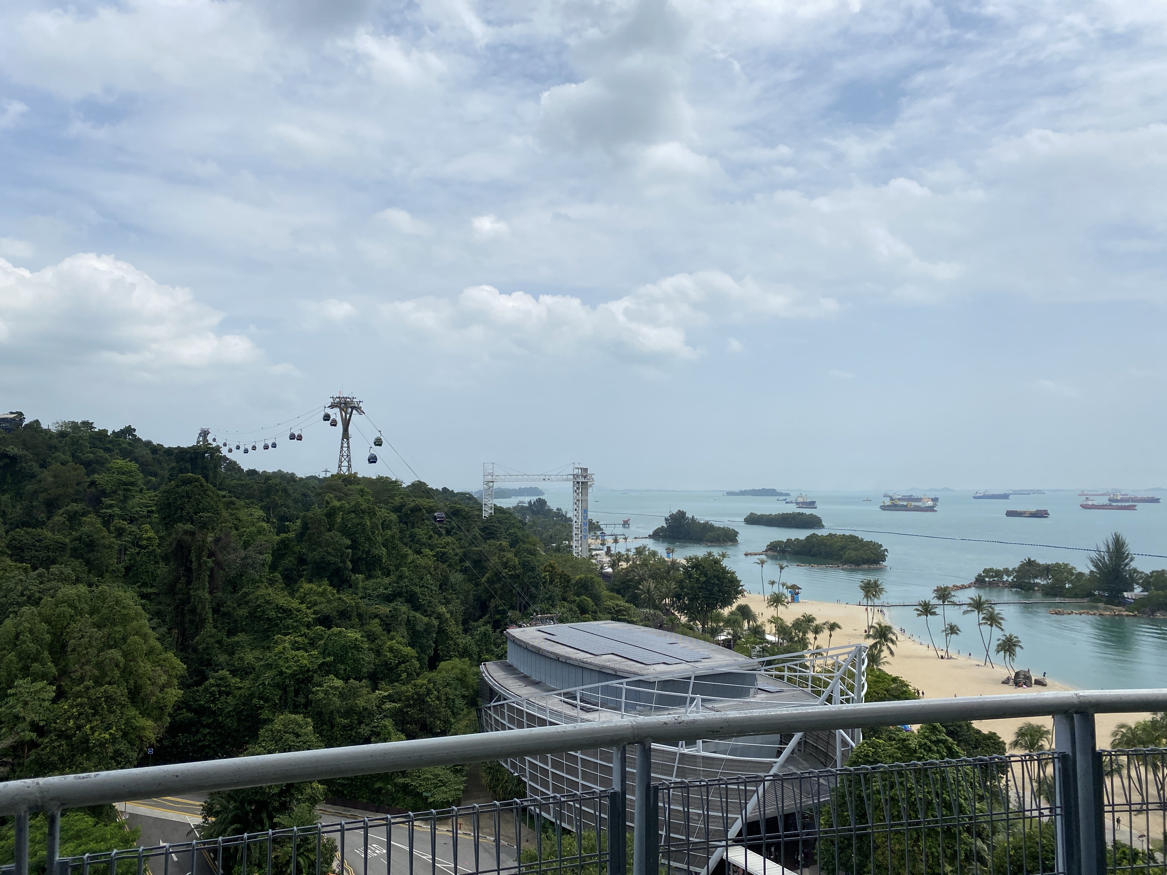 Day 229③ セントーサ島のシロソ砦① スカイウォーク | 突然の Day 229③ セントーサ島のシロソ砦① スカイウォーク | 突然の