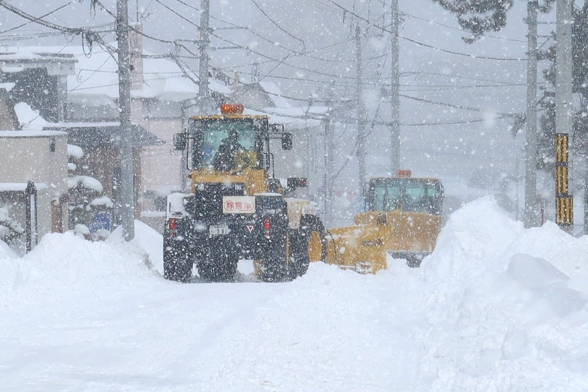 積雪深50センチ超、再び除雪車と遭遇 | 函館・青柳町暮らし 積雪深50センチ超、再び除雪車と遭遇 | 函館・青柳町暮らし