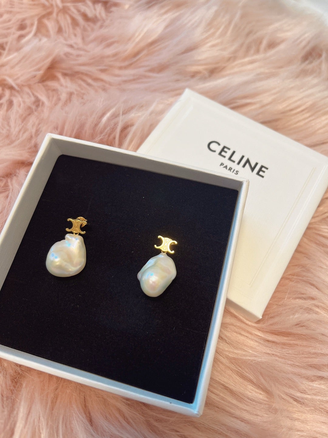 一目惚れ!CELINEのバロックパールピアスをお迎えしました 一目惚れ!CELINEのバロックパールピアスをお迎えしました