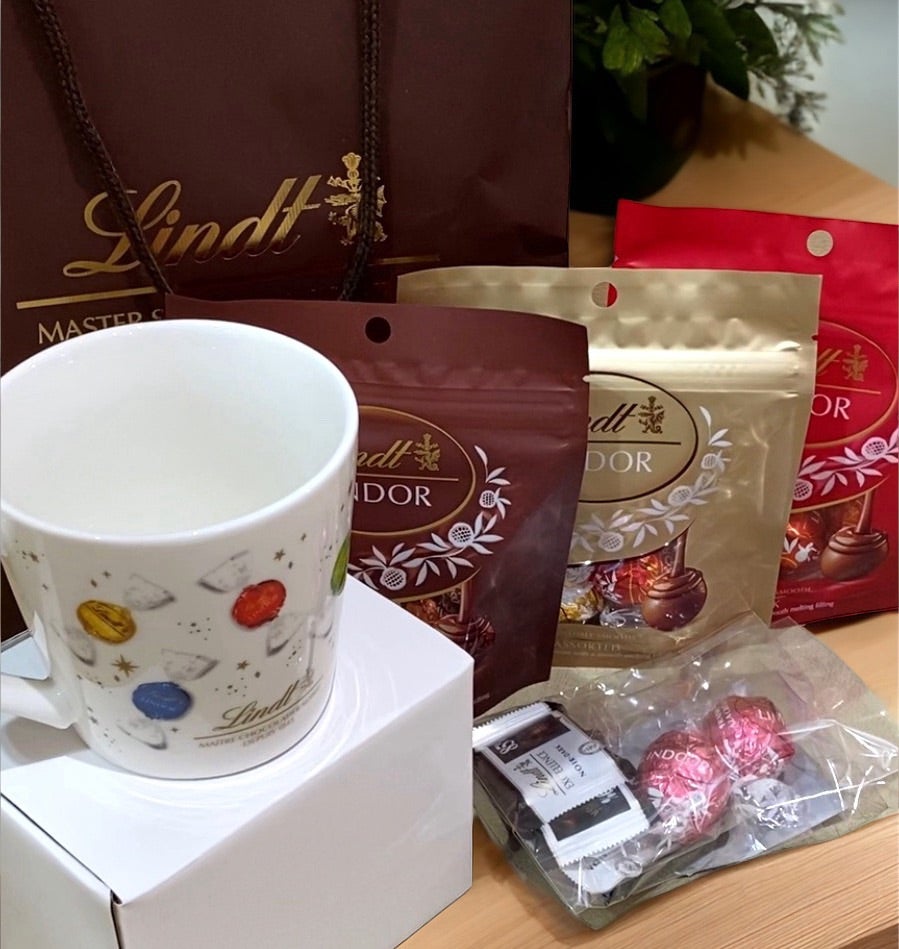 リンツのマグカップ付き♡KALDIで買えるリンツ福袋ギフト リンツのマグカップ付き♡KALDIで買えるリンツ福袋ギフト