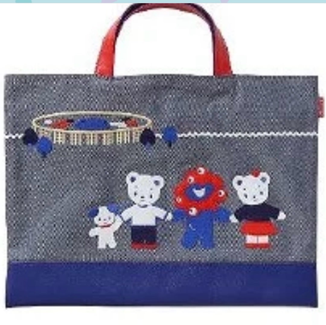 2025年新作春夏完売♡familiar デニムバッグ ネイビー 手刺繍 2025年新作春夏完売♡familiar デニムバッグ ネイビー 手刺繍
