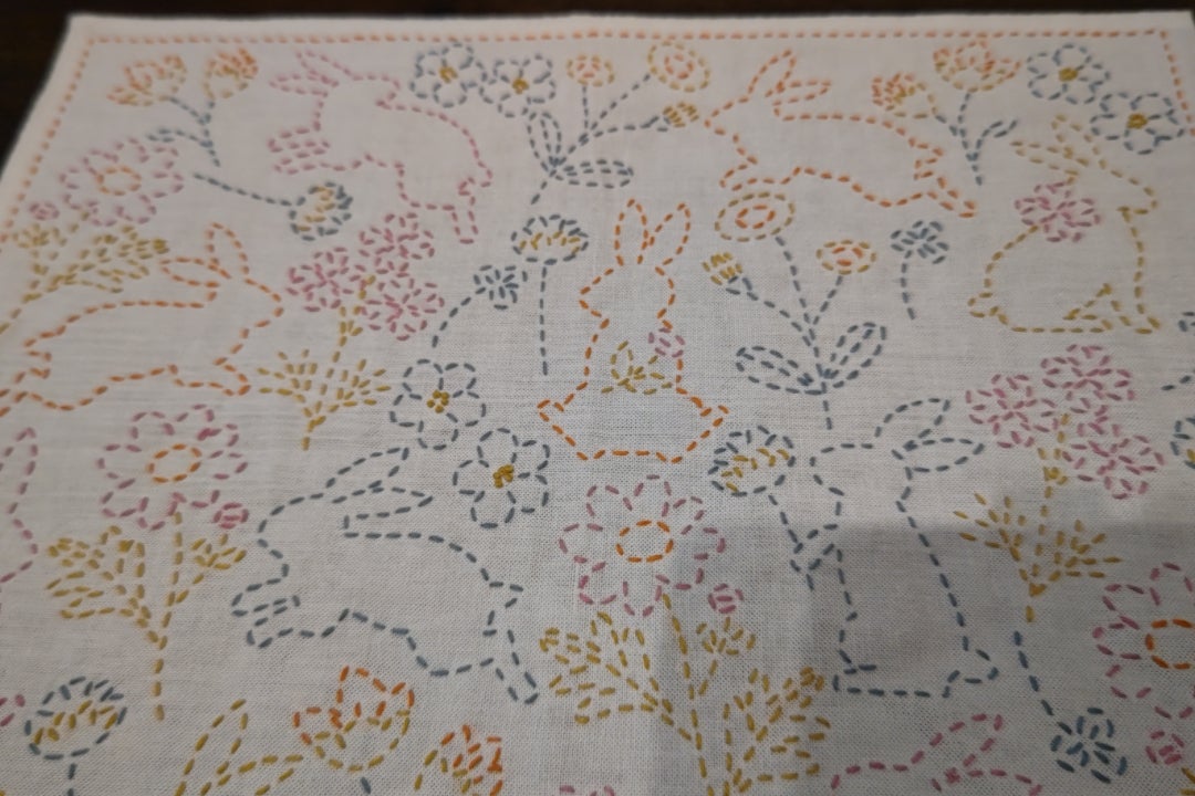 パッチワーク ハンドメイド 可愛いマット うさぎ 小花 草木染め パッチワーク ハンドメイド 可愛いマット うさぎ 小花 草木染め