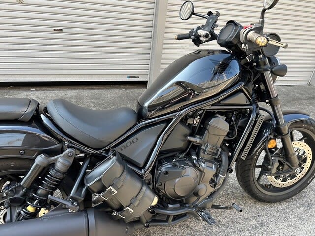バイク女子のレブル1100、補修も兼ねてタンクペイント!! その1