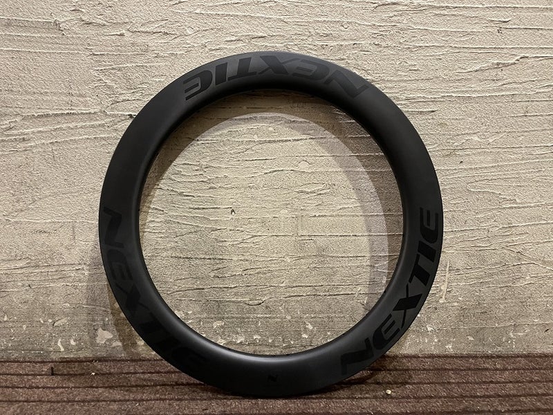 お客様カスタムシリーズ＞NEXTIE451手組みカーボンホイール!!の巻